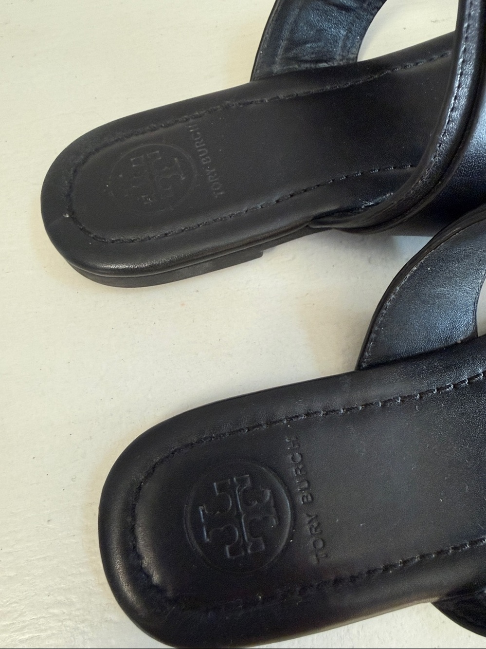 Tory Burch Marsden Black Leather Thong Sandal with Gold Hardware - Picture 3 of 5